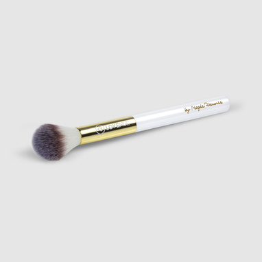 Powder and Illuminate Brush LOVENUE by Magda Pieczonka No 8