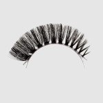 LOVENUE - Curled, silk faux lashes on a transparent band – No 1 VAMP by Magda Pieczonka